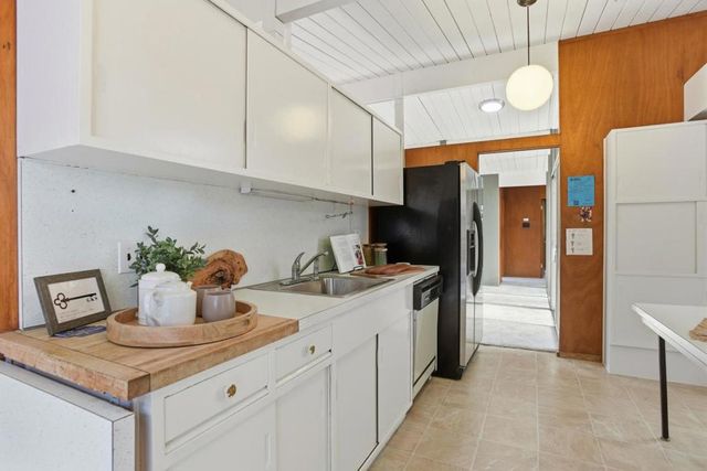 1582 Brandywine Road, San Mateo, CA 94402