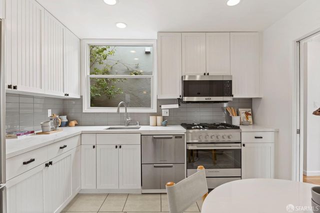313 Los Palmos Drive, San Francisco, CA 94127