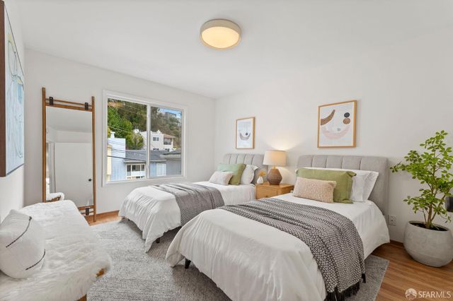 313 Los Palmos Drive, San Francisco, CA 94127