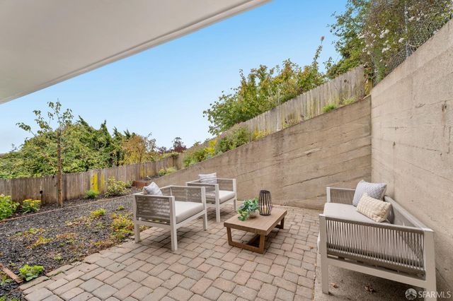 313 Los Palmos Drive, San Francisco, CA 94127
