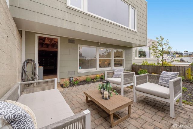 313 Los Palmos Drive, San Francisco, CA 94127