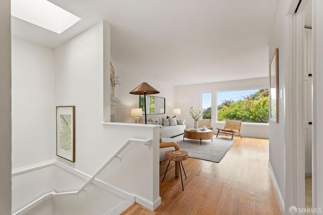 313 Los Palmos Drive, San Francisco, CA 94127