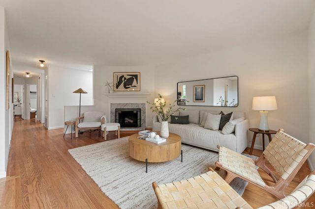 313 Los Palmos Drive, San Francisco, CA 94127