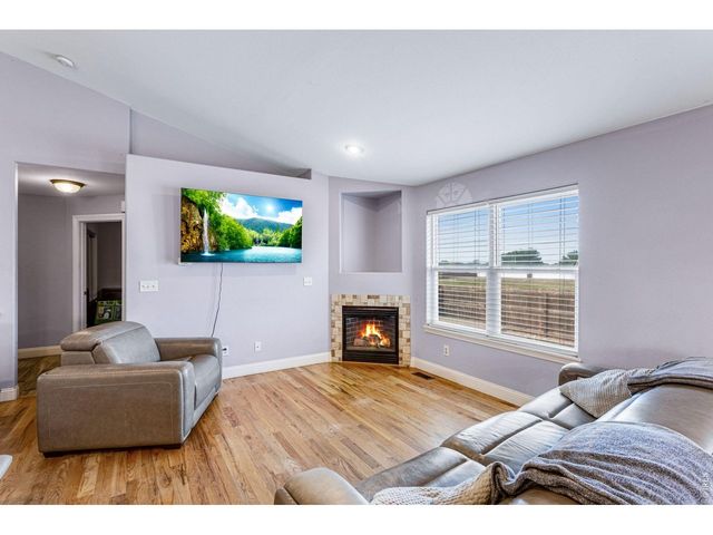 3810 Dove Ln, Evans, CO 80620