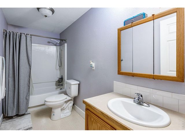 3810 Dove Ln, Evans, CO 80620