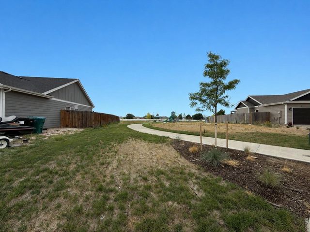 3810 Dove Ln, Evans, CO 80620