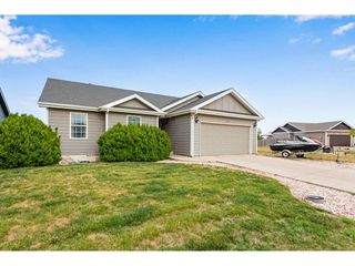 3810 Dove Ln, Evans, CO 80620