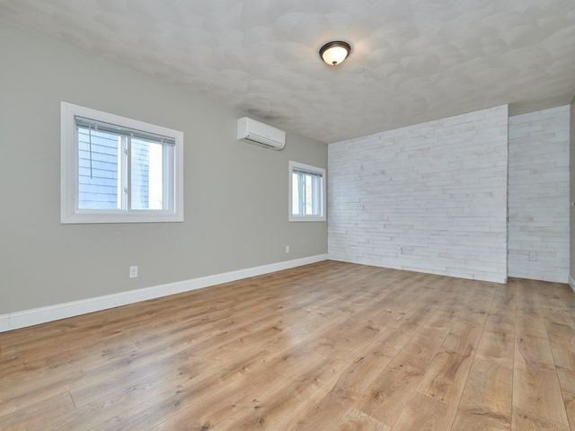 132 Dolphin Ave, Revere, MA 02151