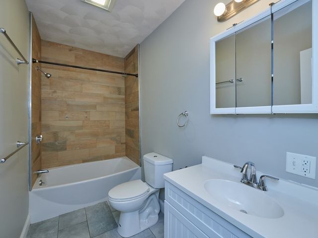 132 Dolphin Ave, Revere, MA 02151