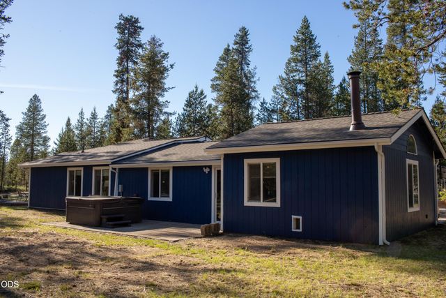 52505 Pine Drive, La Pine, OR 97739