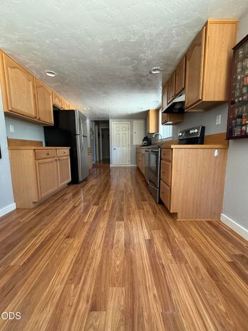 52505 Pine Drive, La Pine, OR 97739