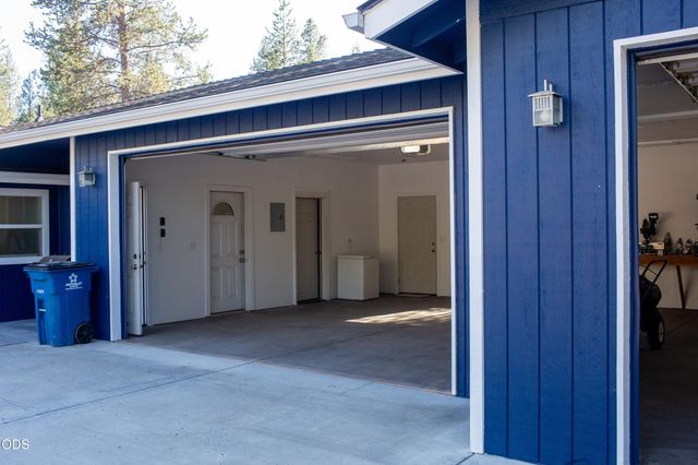 52505 Pine Drive, La Pine, OR 97739