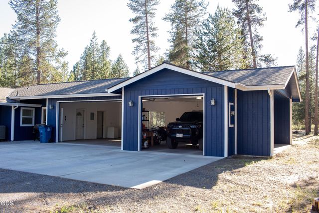 52505 Pine Drive, La Pine, OR 97739