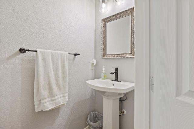 134 Prairie Springs CV, Georgetown, TX 78626