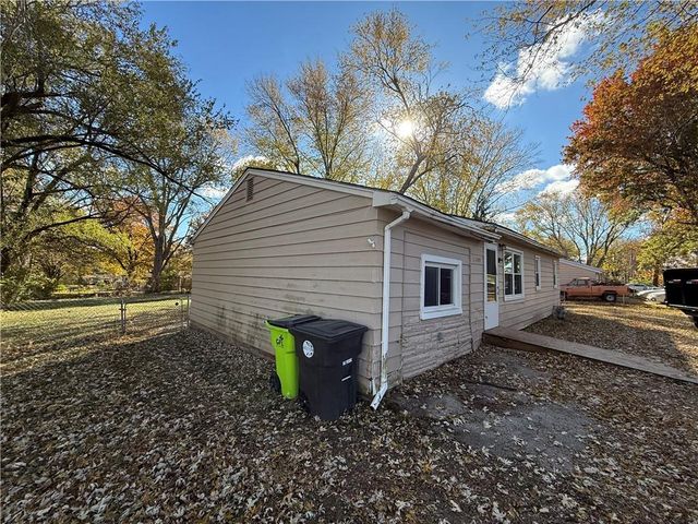 17249 S Prospect Avenue, Belton, MO 64012