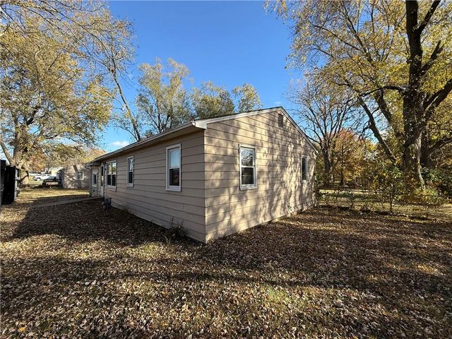 17249 S Prospect Avenue, Belton, MO 64012