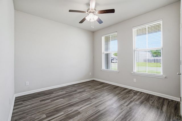 34273 Garnet Lake Dr, Walker, LA 70785