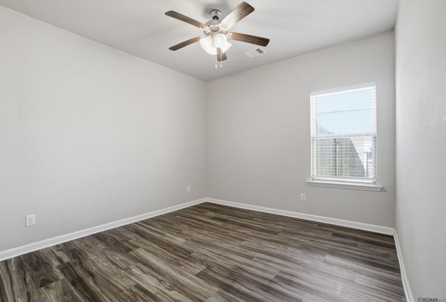 34273 Garnet Lake Dr, Walker, LA 70785