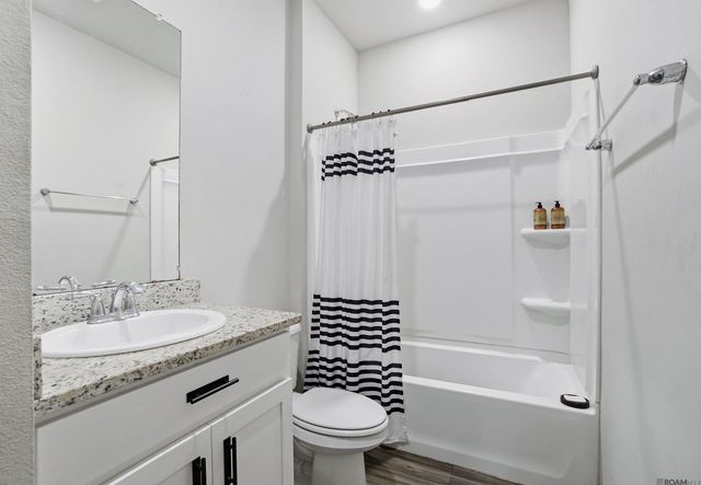 34273 Garnet Lake Dr, Walker, LA 70785