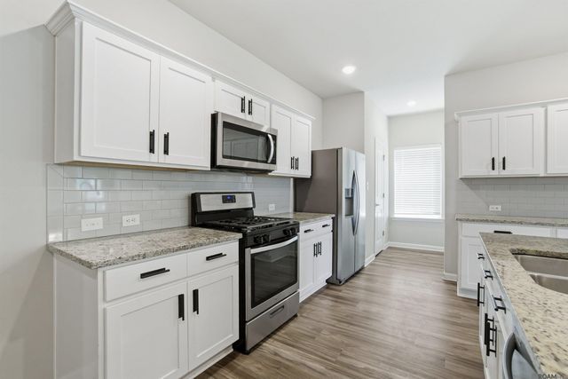 34273 Garnet Lake Dr, Walker, LA 70785