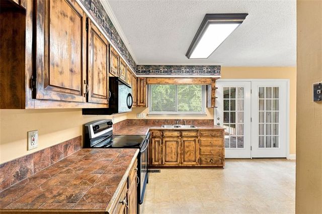 6906 Springwood Drive, Douglasville, GA 30135