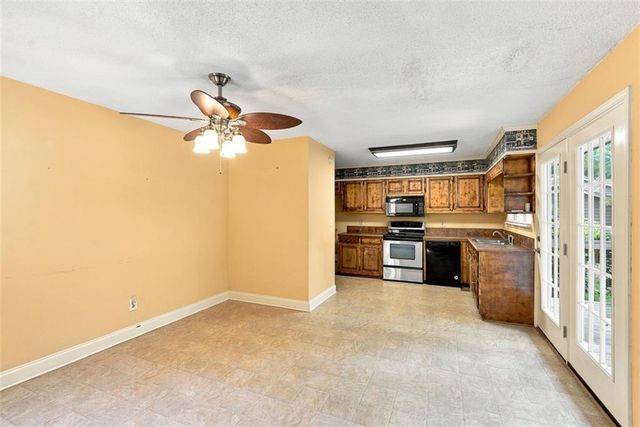 6906 Springwood Drive, Douglasville, GA 30135