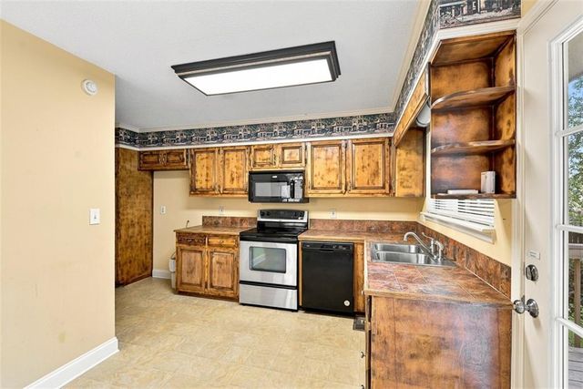 6906 Springwood Drive, Douglasville, GA 30135