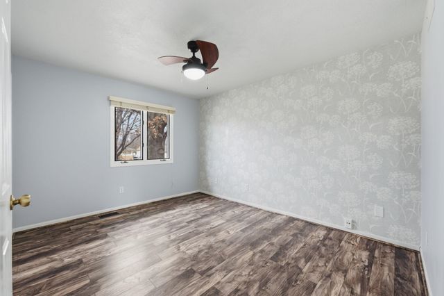 9221 W Douglas Ave, Wichita, KS 67209