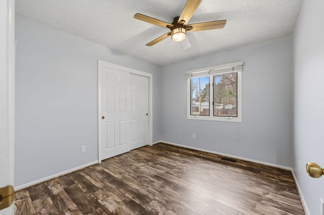 9221 W Douglas Ave, Wichita, KS 67209