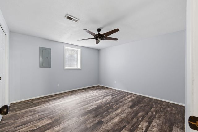 9221 W Douglas Ave, Wichita, KS 67209