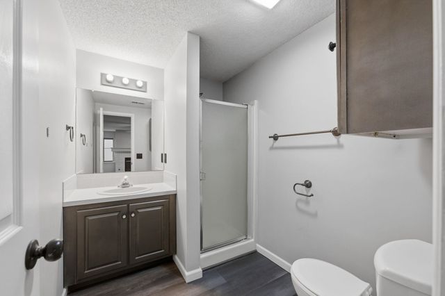 9221 W Douglas Ave, Wichita, KS 67209