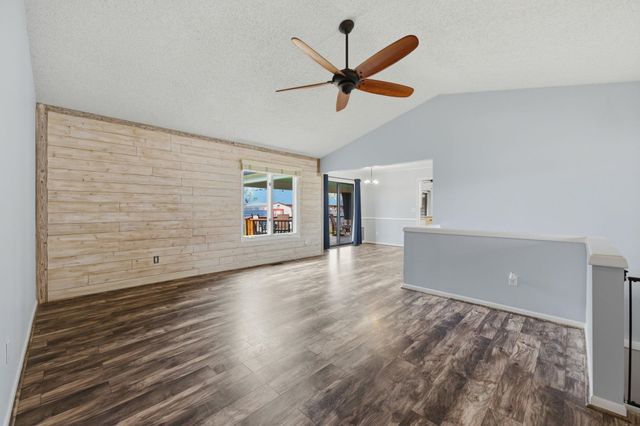 9221 W Douglas Ave, Wichita, KS 67209