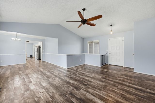 9221 W Douglas Ave, Wichita, KS 67209
