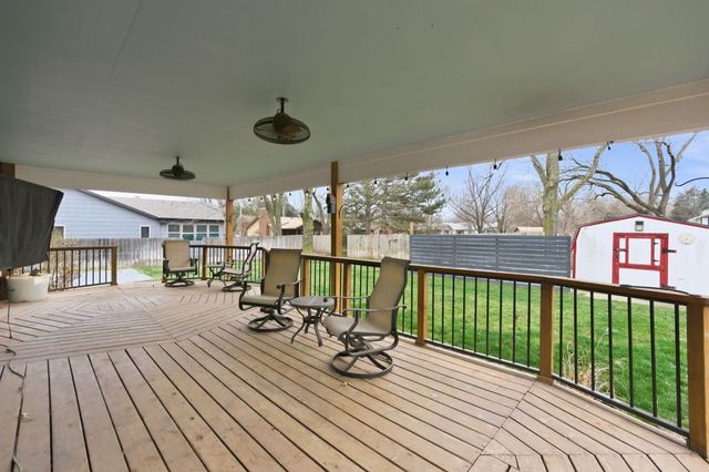 9221 W Douglas Ave, Wichita, KS 67209