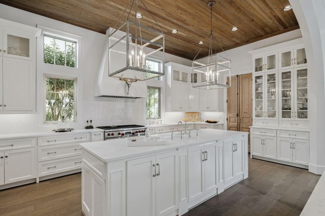 4600 Nautical Court, Destin, FL 32541