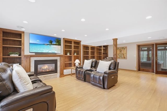 5 Currier Drive, Framingham, MA 01701