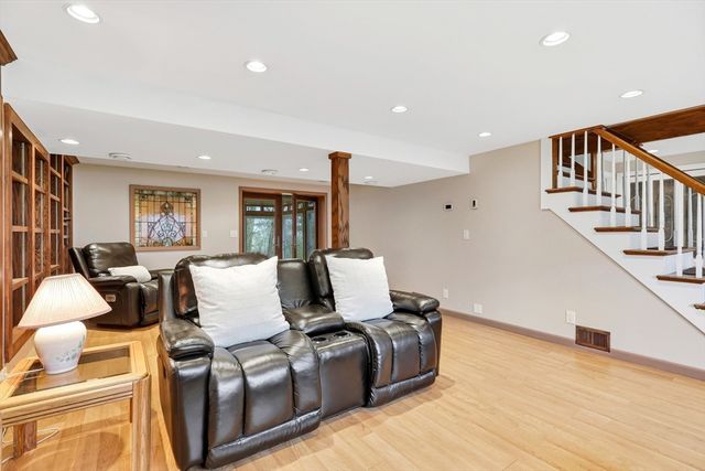 5 Currier Drive, Framingham, MA 01701