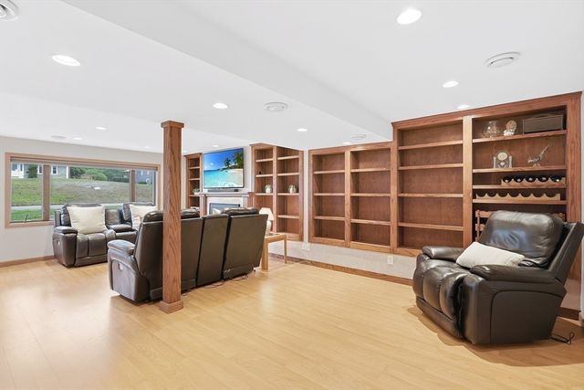 5 Currier Drive, Framingham, MA 01701