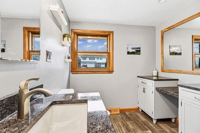 5 Currier Drive, Framingham, MA 01701