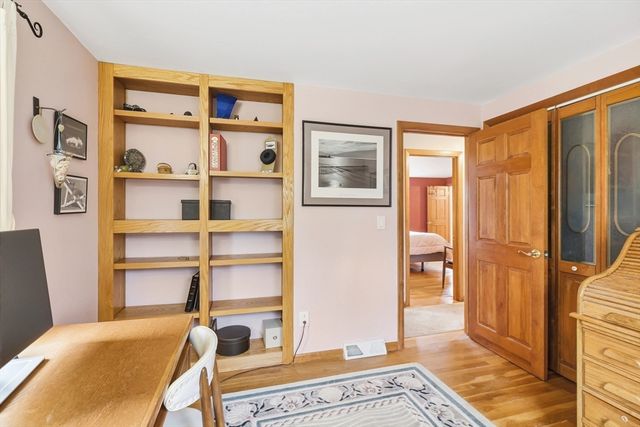 5 Currier Drive, Framingham, MA 01701