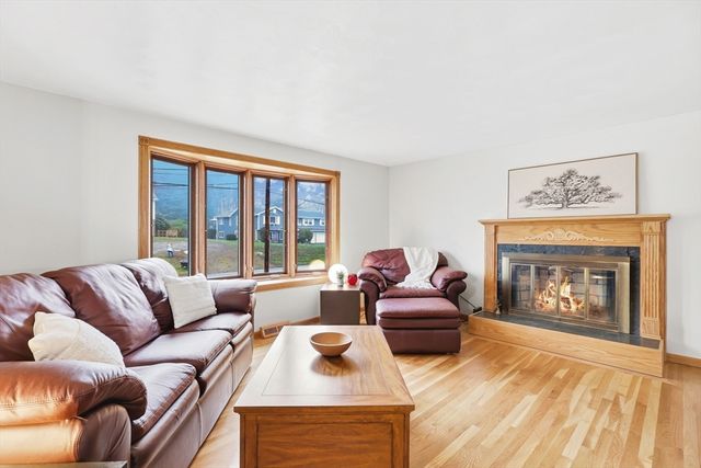 5 Currier Drive, Framingham, MA 01701