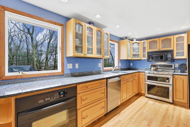 5 Currier Drive, Framingham, MA 01701