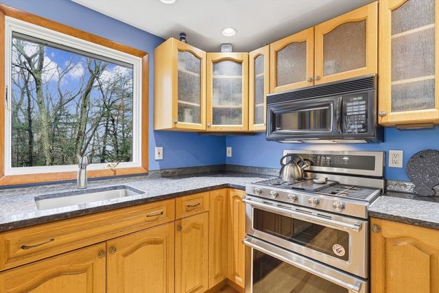 5 Currier Drive, Framingham, MA 01701