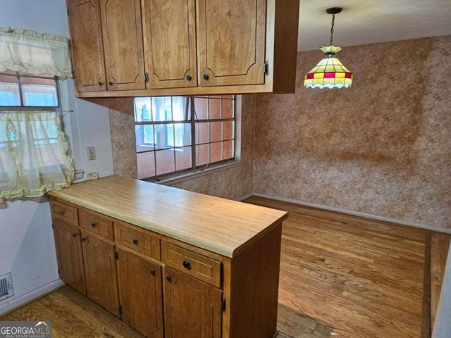 2560 Kennesaw Drive NW, Kennesaw, GA 30152