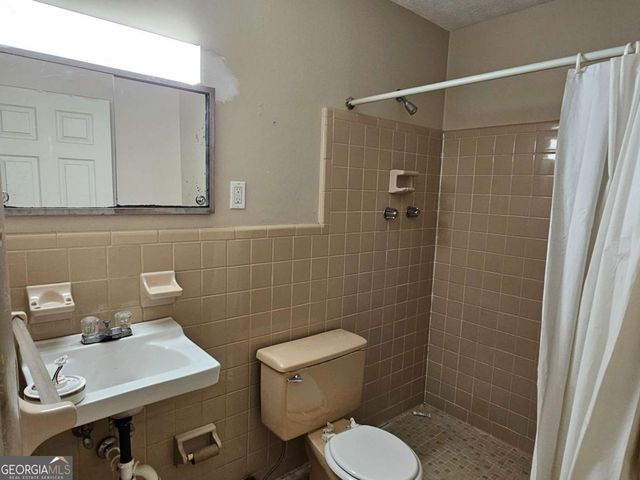 2560 Kennesaw Drive NW, Kennesaw, GA 30152