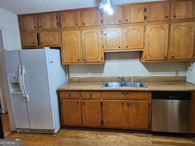 2560 Kennesaw Drive NW, Kennesaw, GA 30152