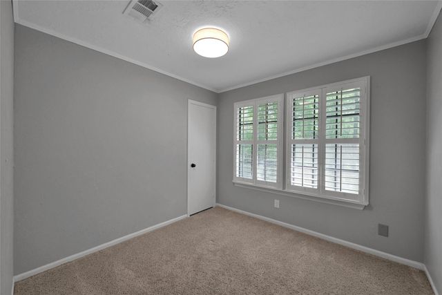 14 E Wandering Oak Drive, The Woodlands, TX 77381