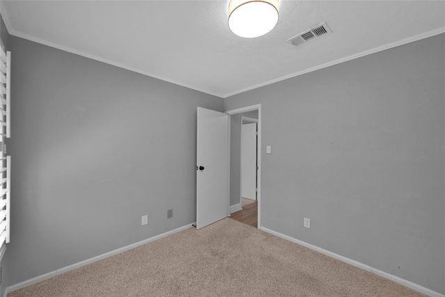 14 E Wandering Oak Drive, The Woodlands, TX 77381