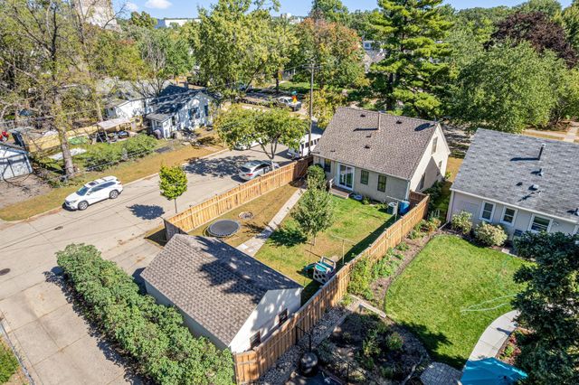 4557 Queen Avenue N, Minneapolis, MN 55412