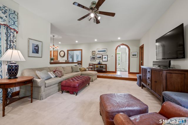 157 Tamarac Drive, Glastonbury, CT 06033